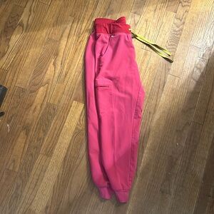 Shocking pink figs scrub joggers